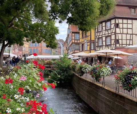 Colmar - Elsass - Rue de Tanneurs ANGIE – ERLEBEN Reiseleitung, Gästeführungen & Städtetouren